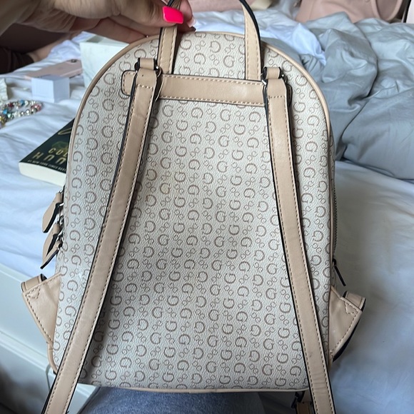 Guess backpack - Picture 3 of 5